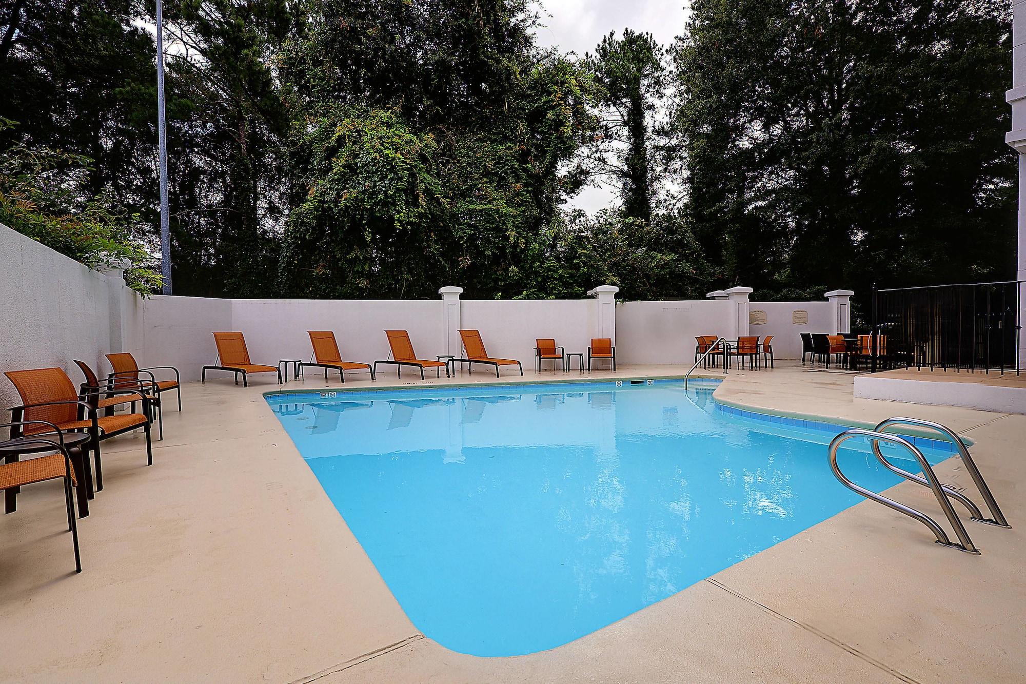 Courtyard Raleigh Crabtree Valley Exterior photo