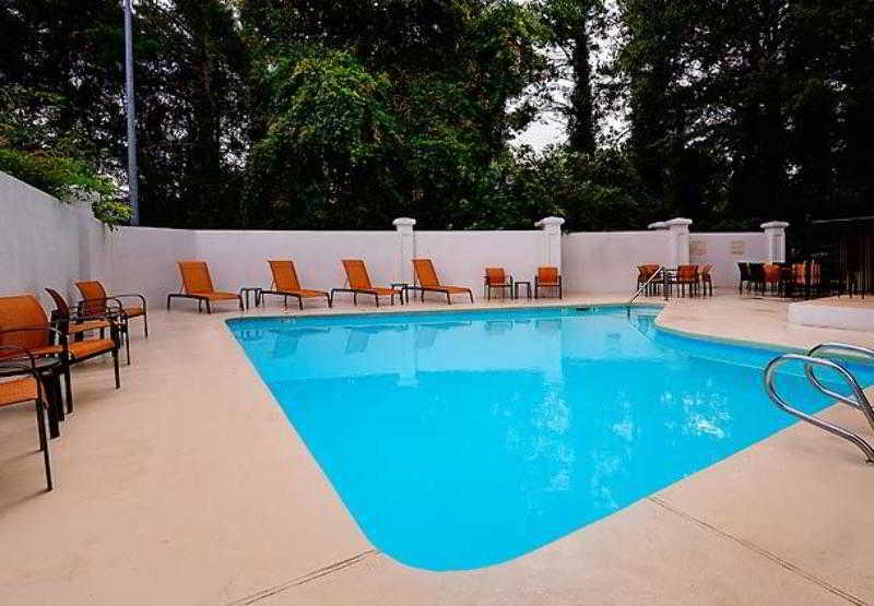 Courtyard Raleigh Crabtree Valley Exterior photo